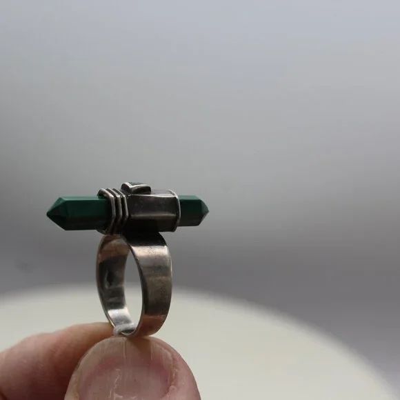 Vintage Malachite Sterling Silver Ring - Picture 3 of 6
